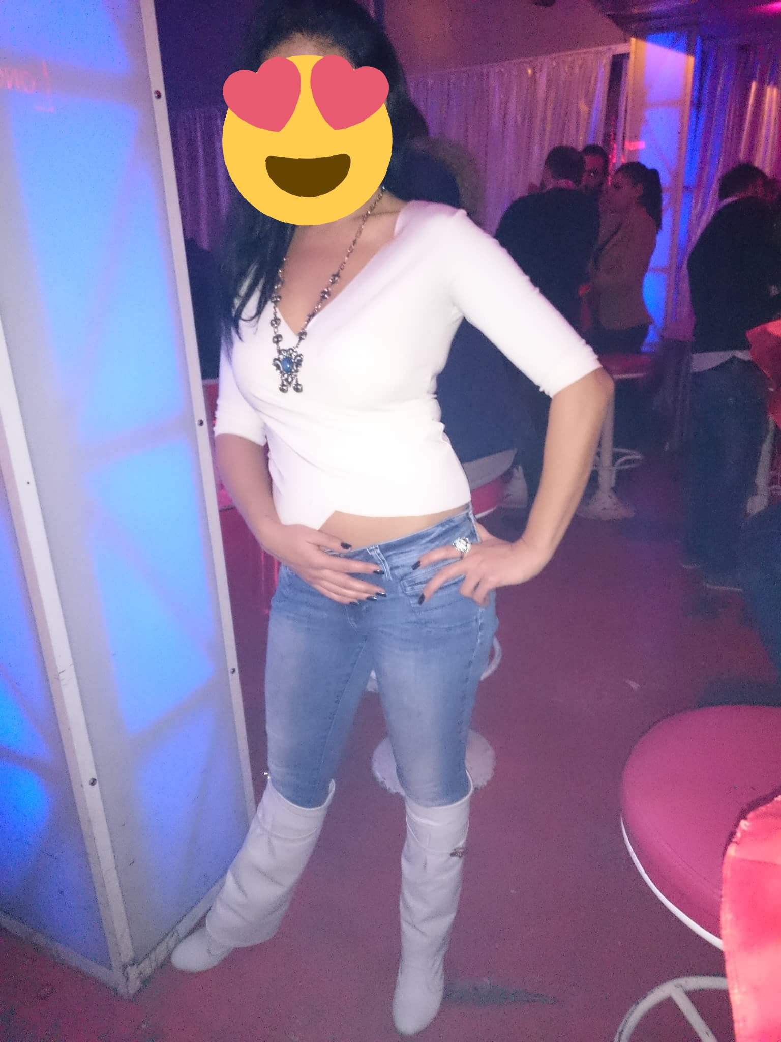 Azgın Karşıyaka Escort